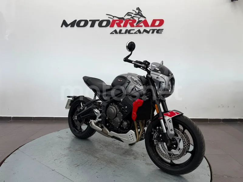 Triumph Trident 660 - Vista 16