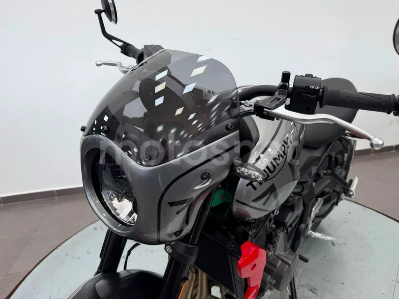 Triumph Trident 660 - Vista 17