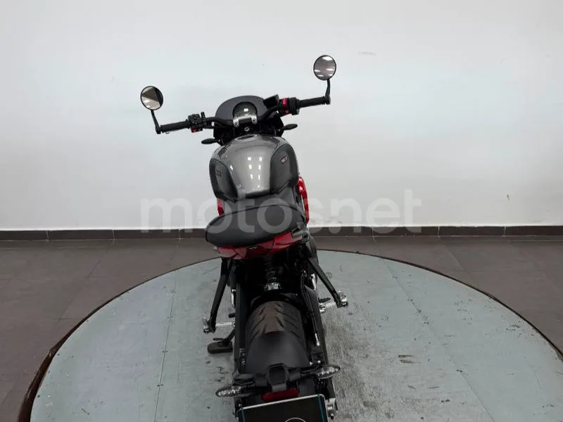 Triumph Trident 660 - Vista 4