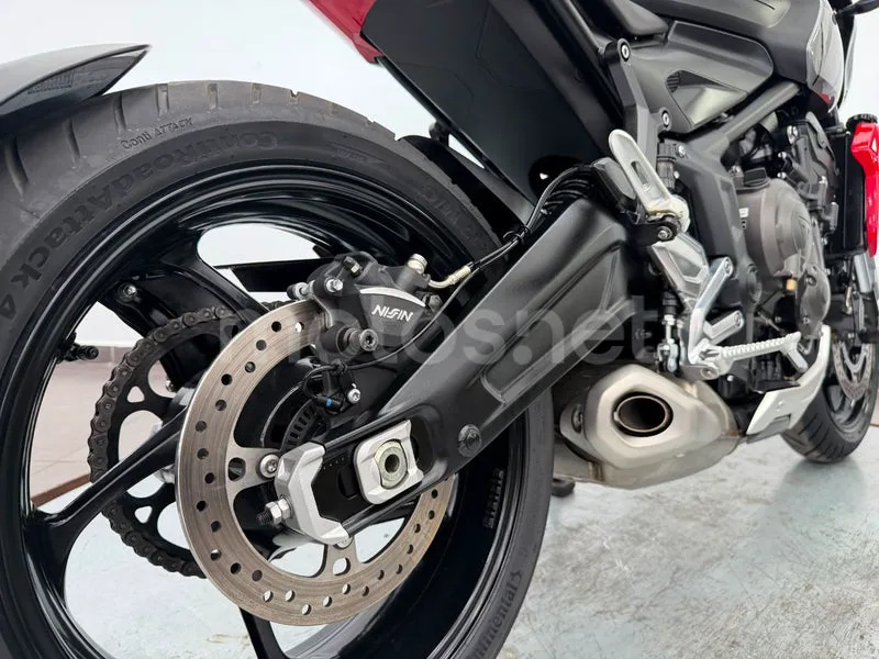 Triumph Trident 660 - Vista 7