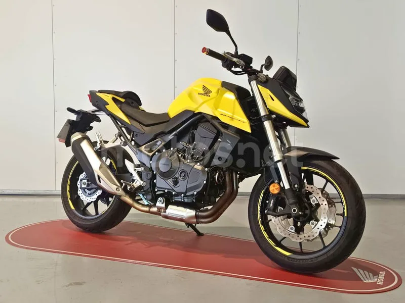 Honda CB750 Hornet - Vista 3