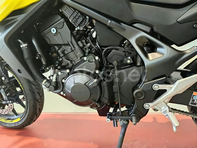 Honda CB750 Hornet - Vista 5