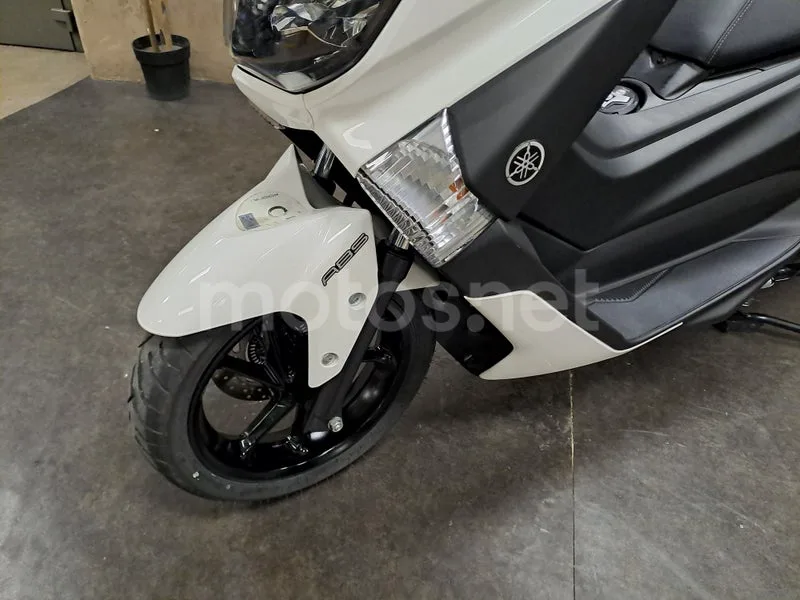 Yamaha NMAX - Vista 11