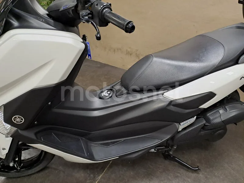 Yamaha NMAX - Vista 13
