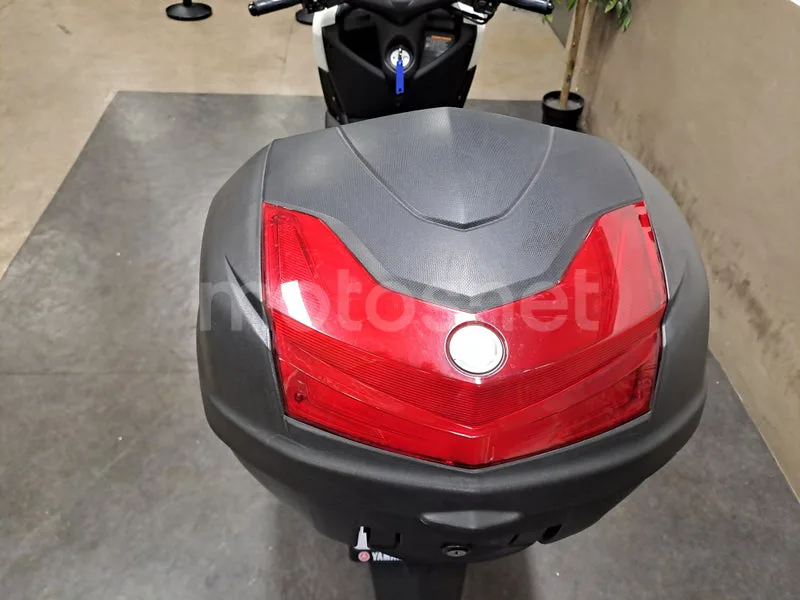 Yamaha NMAX - Vista 17