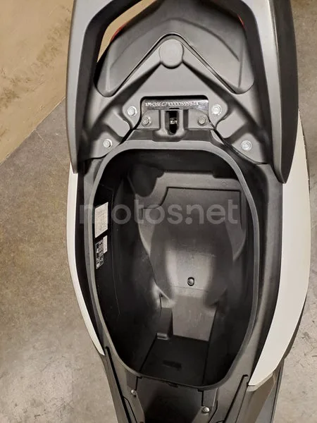 Yamaha NMAX - Vista 19