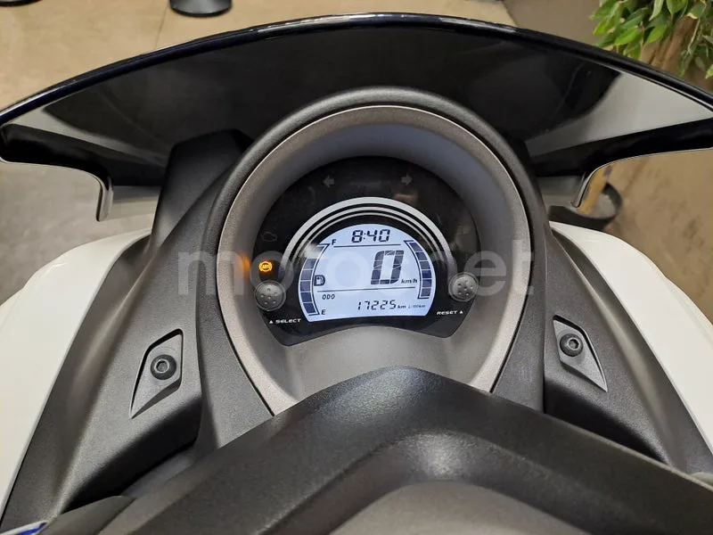 Yamaha NMAX - Vista 23