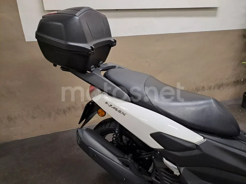 Yamaha NMAX - Vista 7