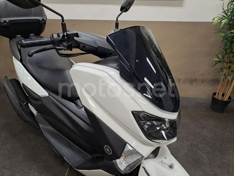 Yamaha NMAX - Vista 9