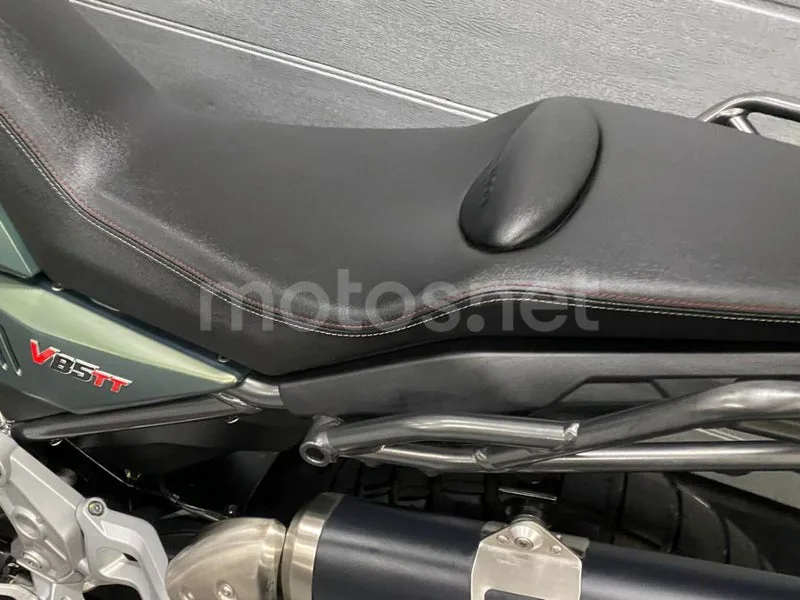Moto Guzzi V85 TT - Vista 17