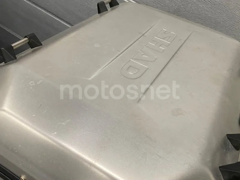 Moto Guzzi V85 TT - Vista 18
