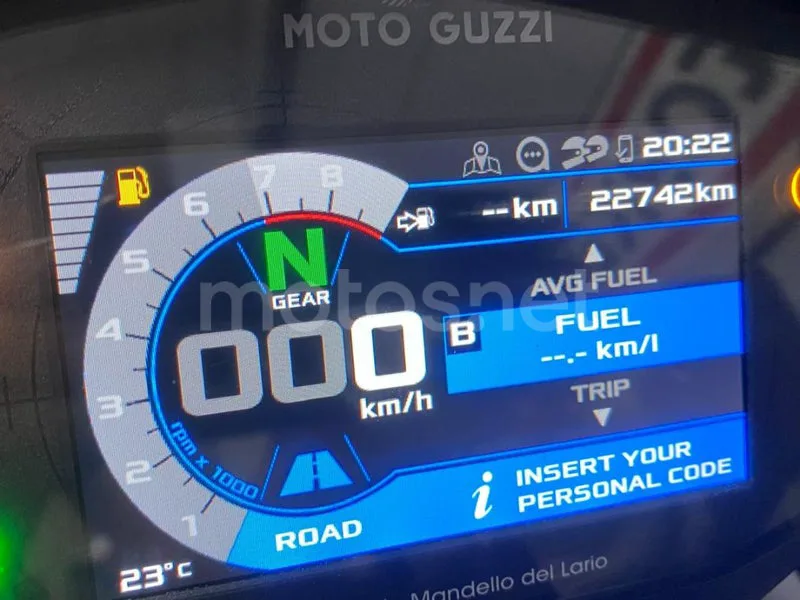 Moto Guzzi V85 TT - Vista 3