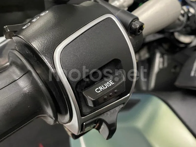 Moto Guzzi V85 TT - Vista 23