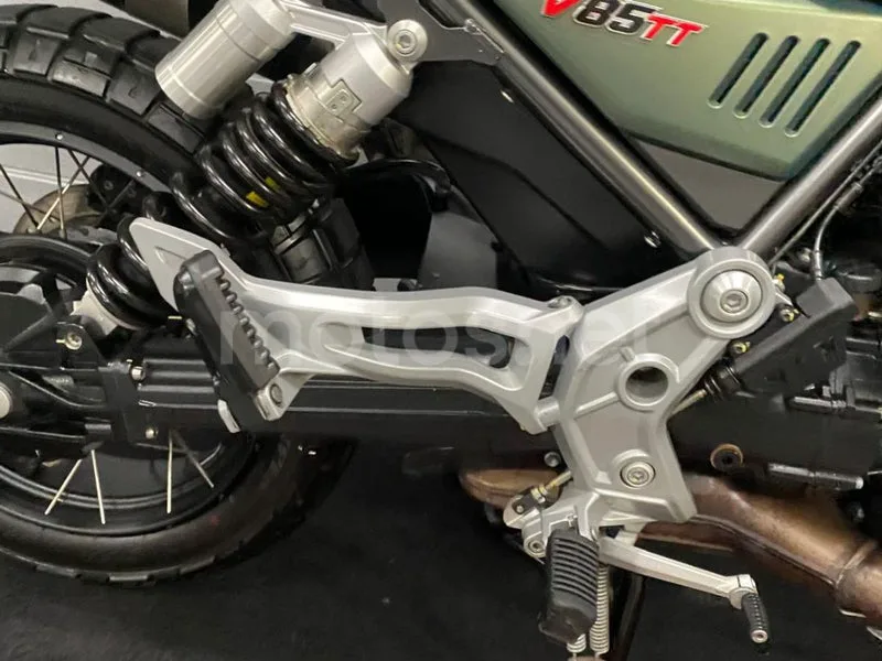 Moto Guzzi V85 TT - Vista 4
