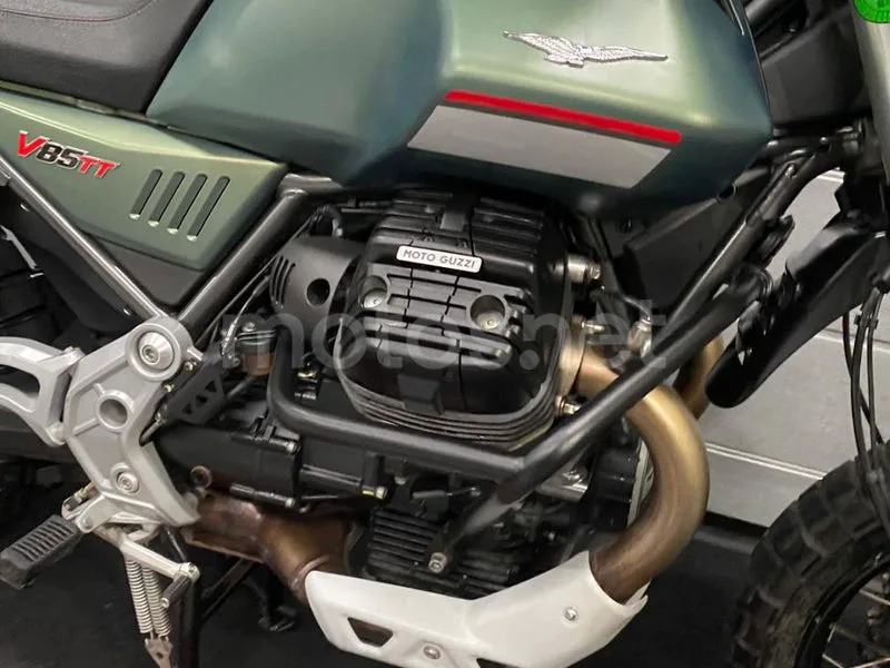 Moto Guzzi V85 TT - Vista 5