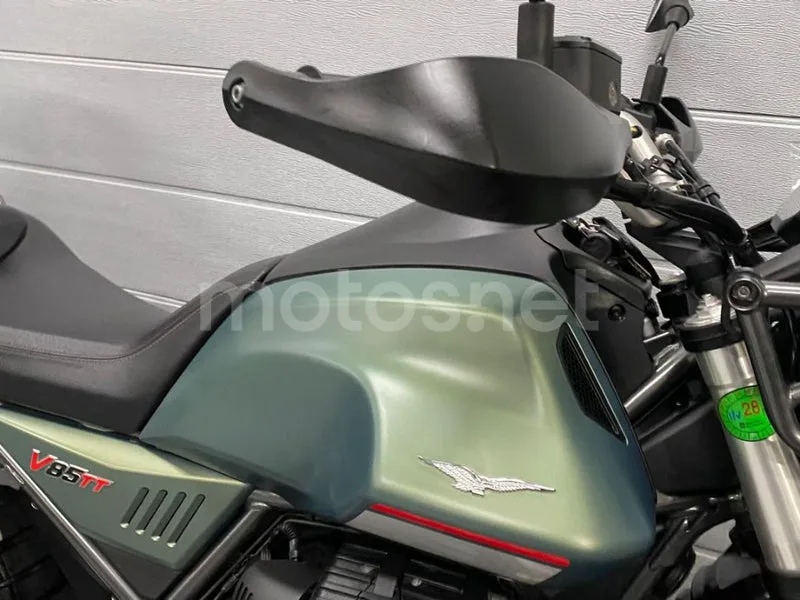 Moto Guzzi V85 TT - Vista 6
