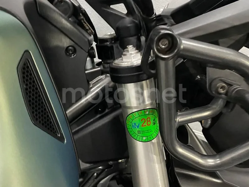 Moto Guzzi V85 TT - Vista 7