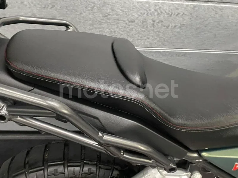 Moto Guzzi V85 TT - Vista 10