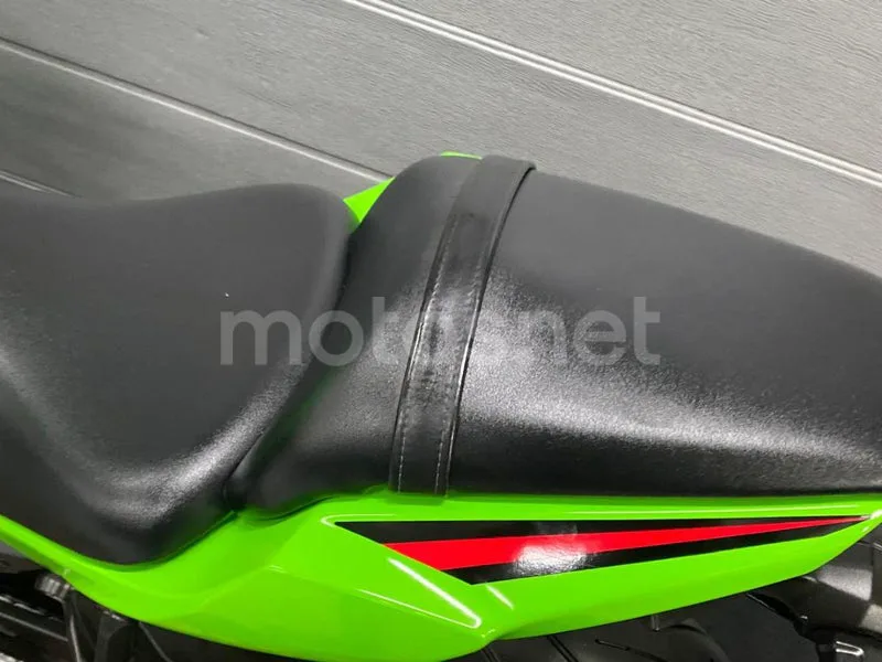 Kawasaki Ninja 650 - Vista 13
