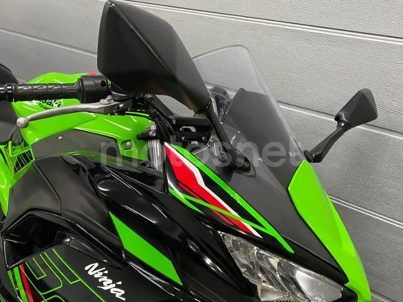 Kawasaki Ninja 650 - Vista 8