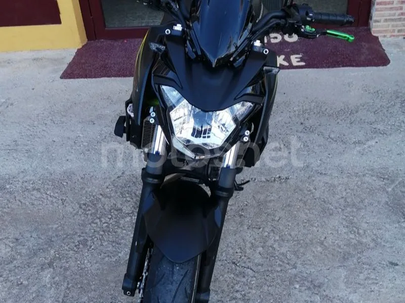 Kawasaki Z650 - Vista 3