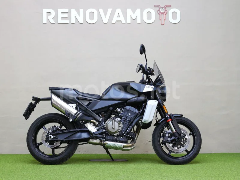 Husqvarna Svartpilen 801 7199 € 2025 Alicante - 2