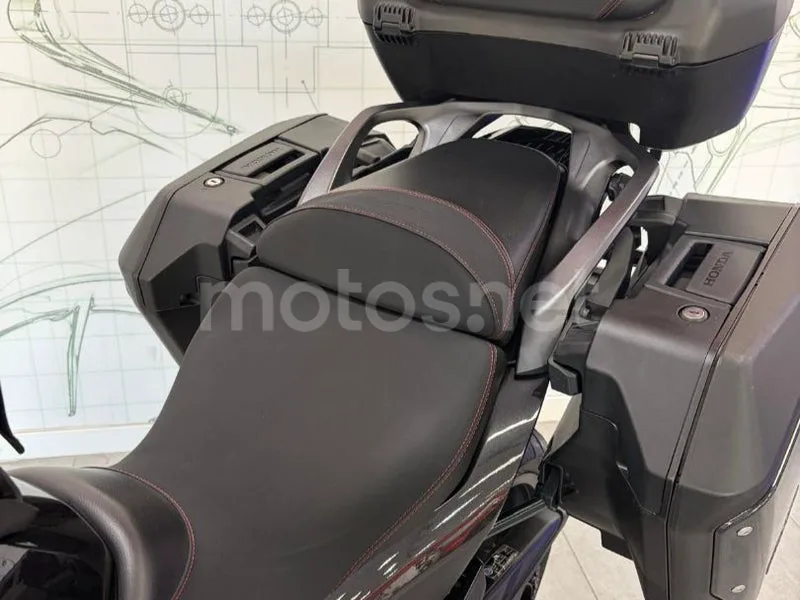 Honda NT1100 - Vista 11