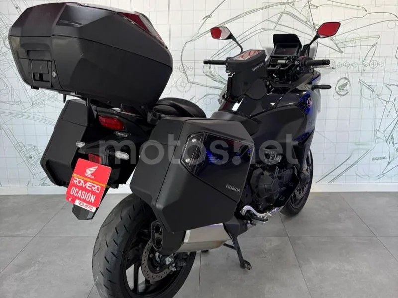 Honda NT1100 - Vista 5