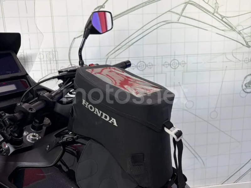 Honda NT1100 - Vista 9
