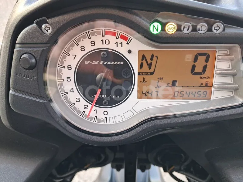 Suzuki V-Strom 650 - Vista 4