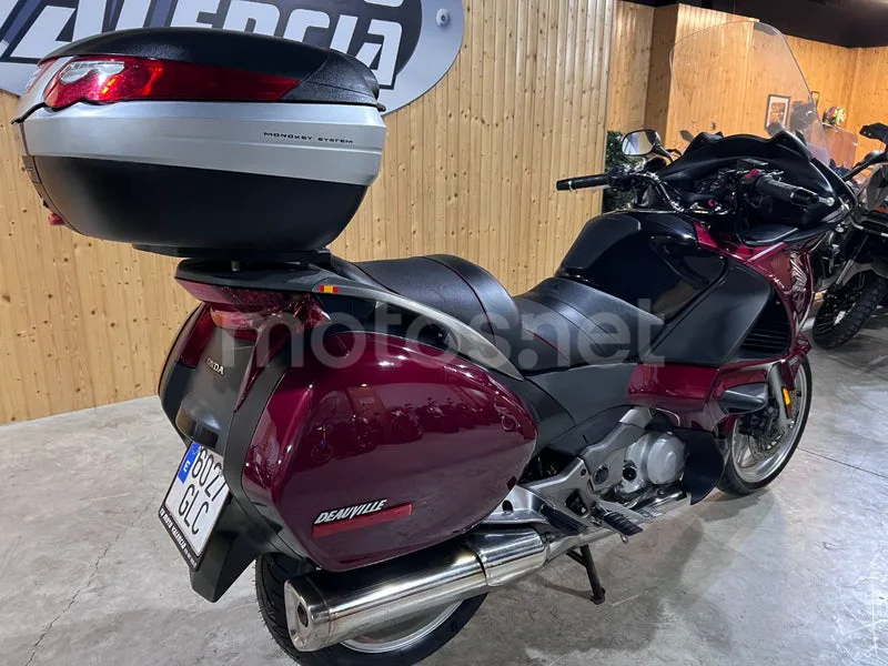 Honda NT700V Deauville - Vista 3