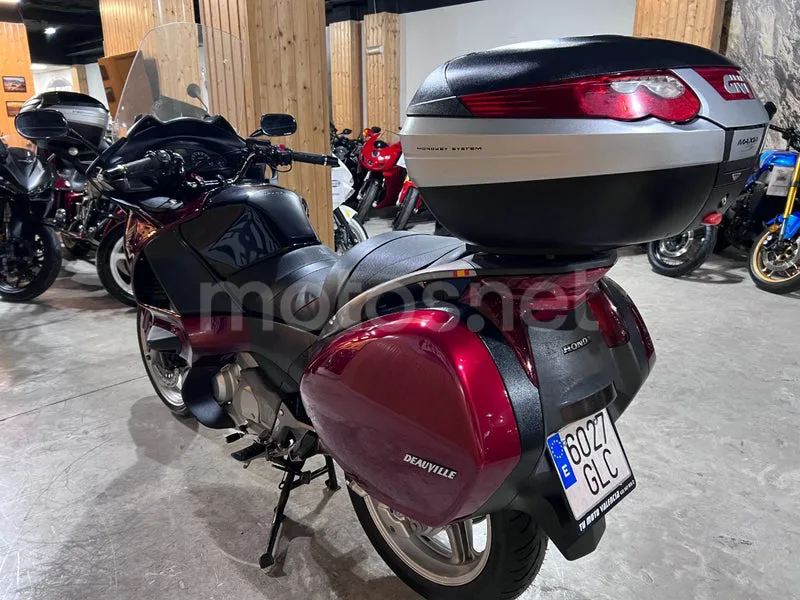 Honda NT700V Deauville - Vista 6
