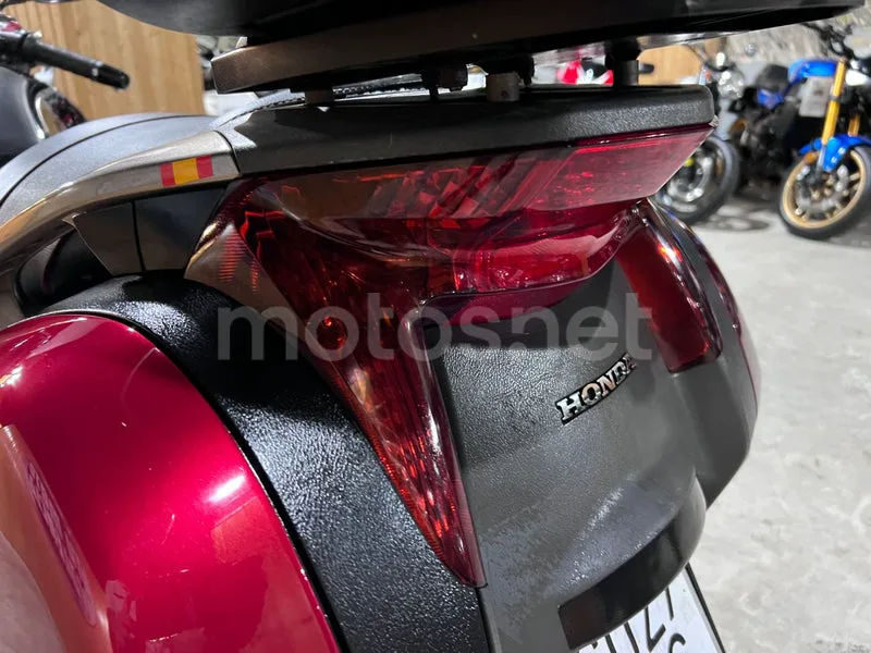 Honda NT700V Deauville - Vista 69