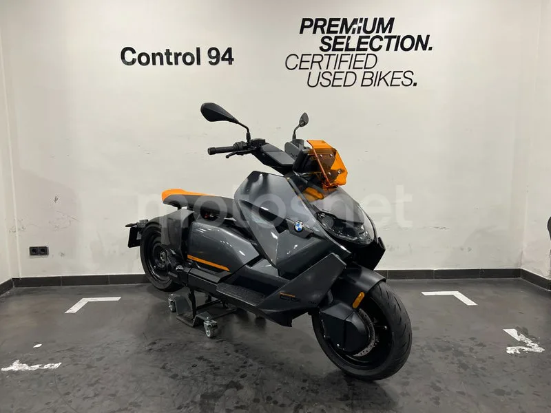 BMW CE 04 - Vista 4
