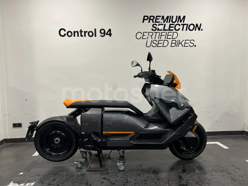BMW CE 04 - Vista 5