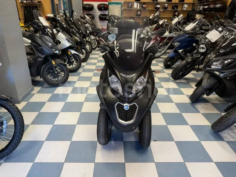 Piaggio MP3 500 LT Sport - Vista 3
