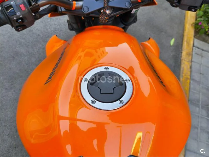 Kawasaki Z750 - Vista 11