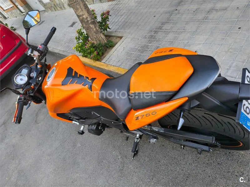 Kawasaki Z750 - Vista 6