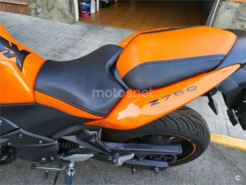 Kawasaki Z750 - Vista 7
