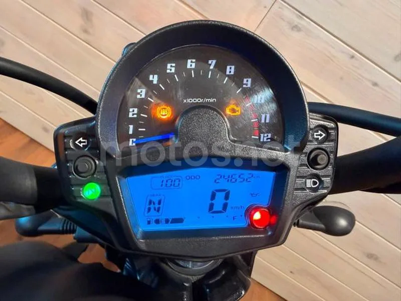 Kawasaki Vulcan S - Vista 13