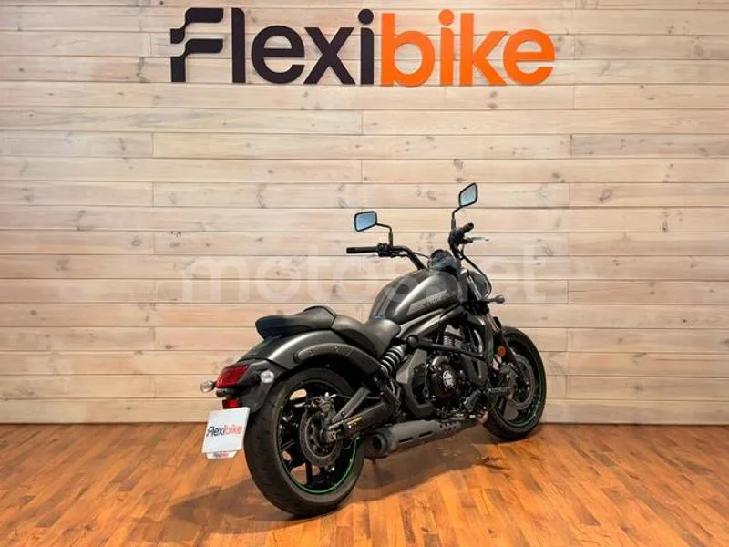 Kawasaki Vulcan S - Vista 4