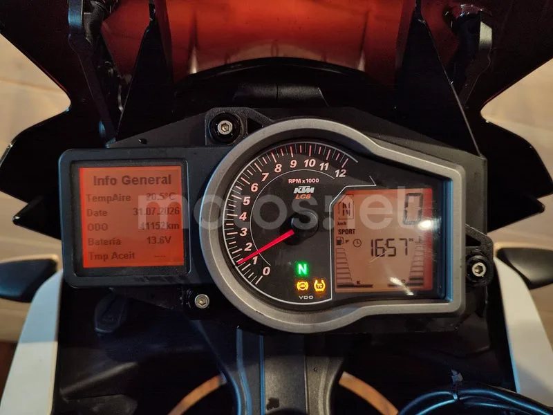 KTM 1090 Adventure - Vista 13