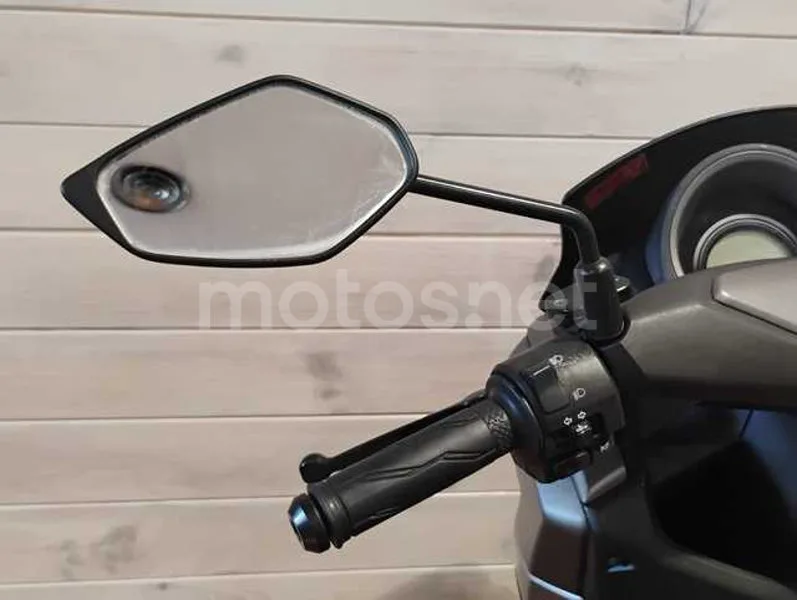 Yamaha NMAX - Vista 11