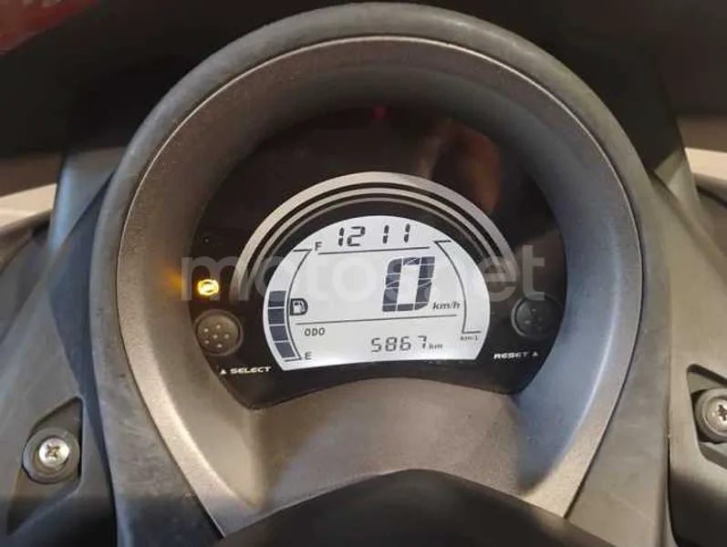 Yamaha NMAX - Vista 13