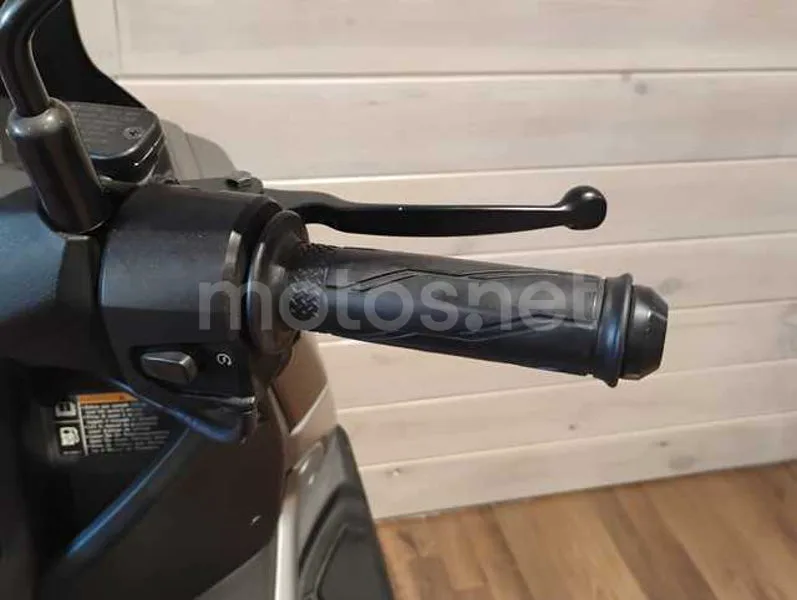 Yamaha NMAX - Vista 14