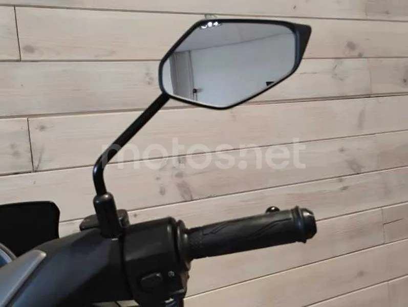 Yamaha NMAX - Vista 15