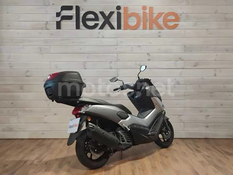 Yamaha NMAX - Vista 4