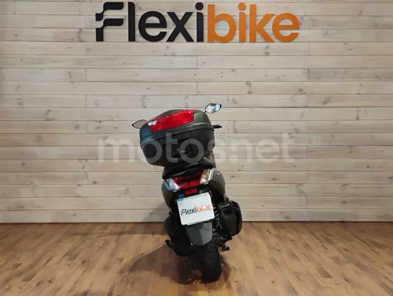 Yamaha NMAX - Vista 5