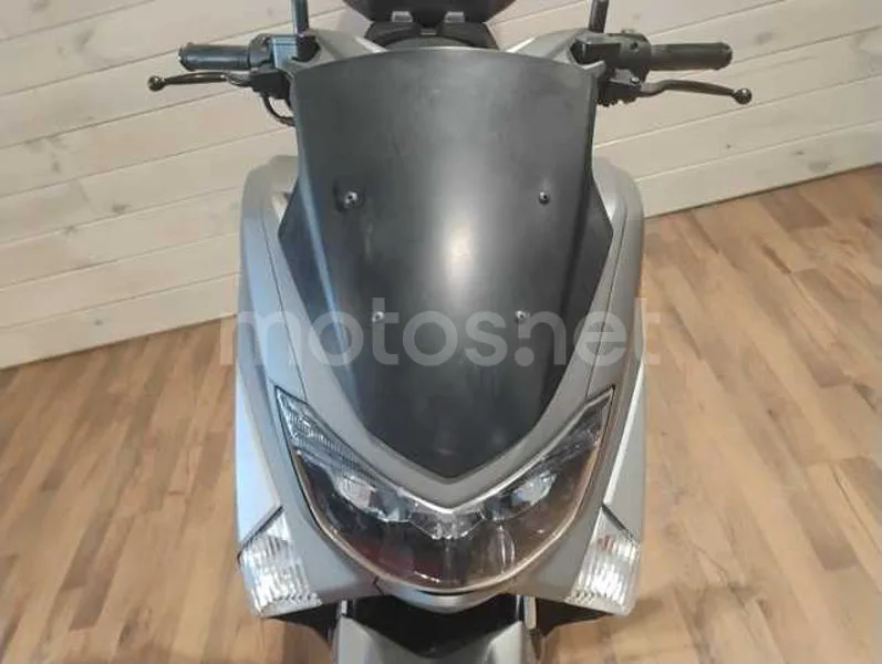 Yamaha NMAX - Vista 10