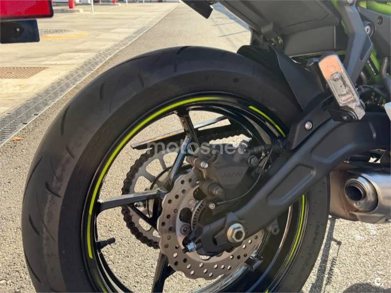 Kawasaki Z650 - Vista 12